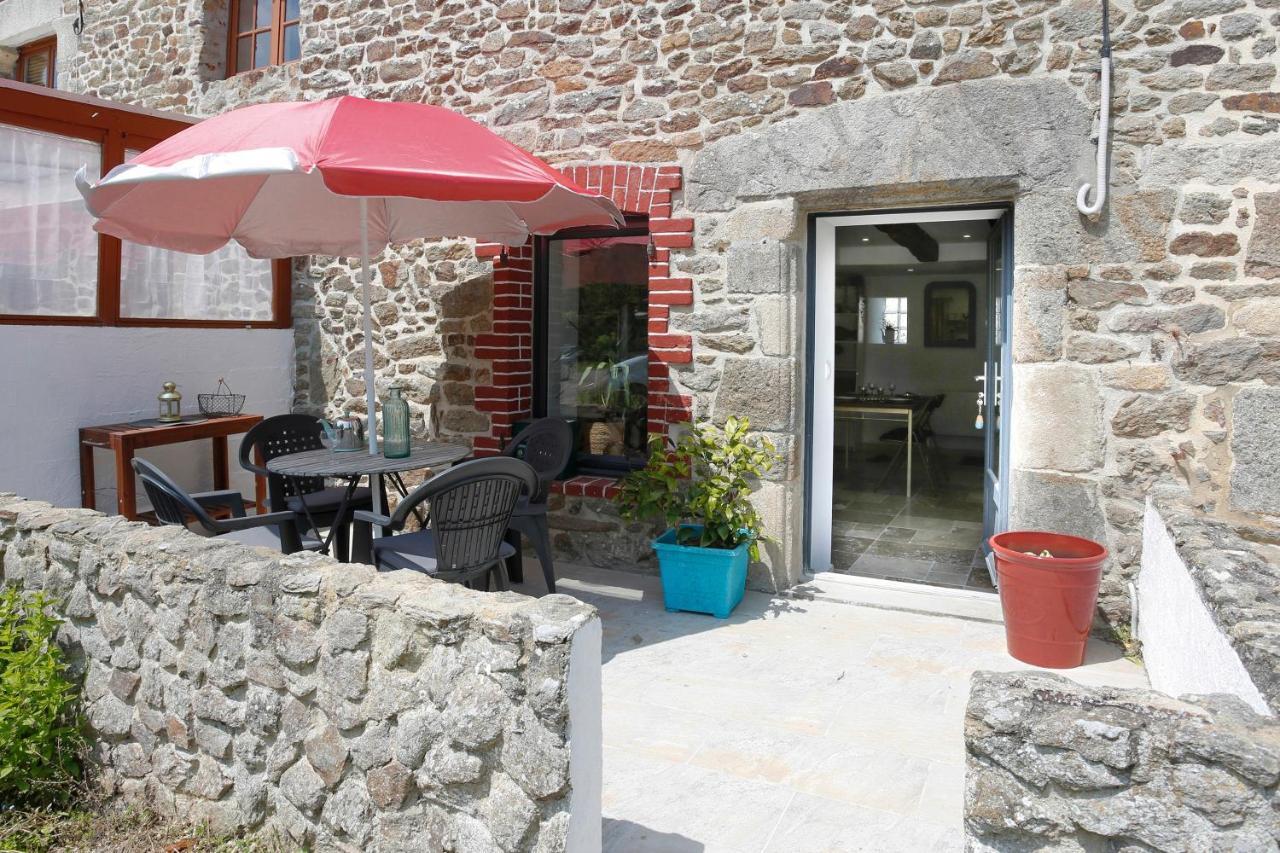 La Quinardais - Charmante Maison Avec Terrasse Saint-Samson-sur-Rance Екстериор снимка